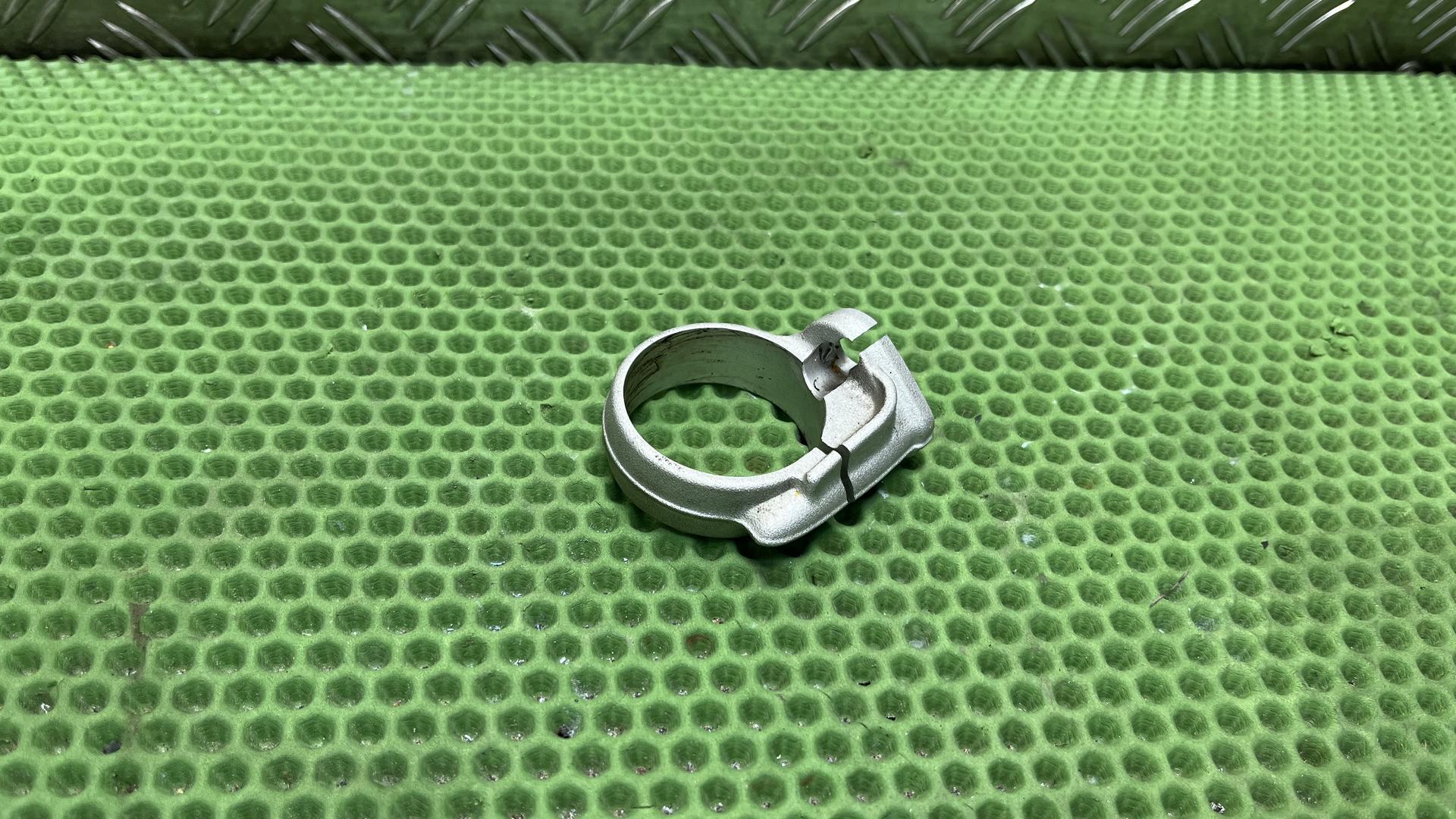 Держатель указателя поворота Л 63138354917