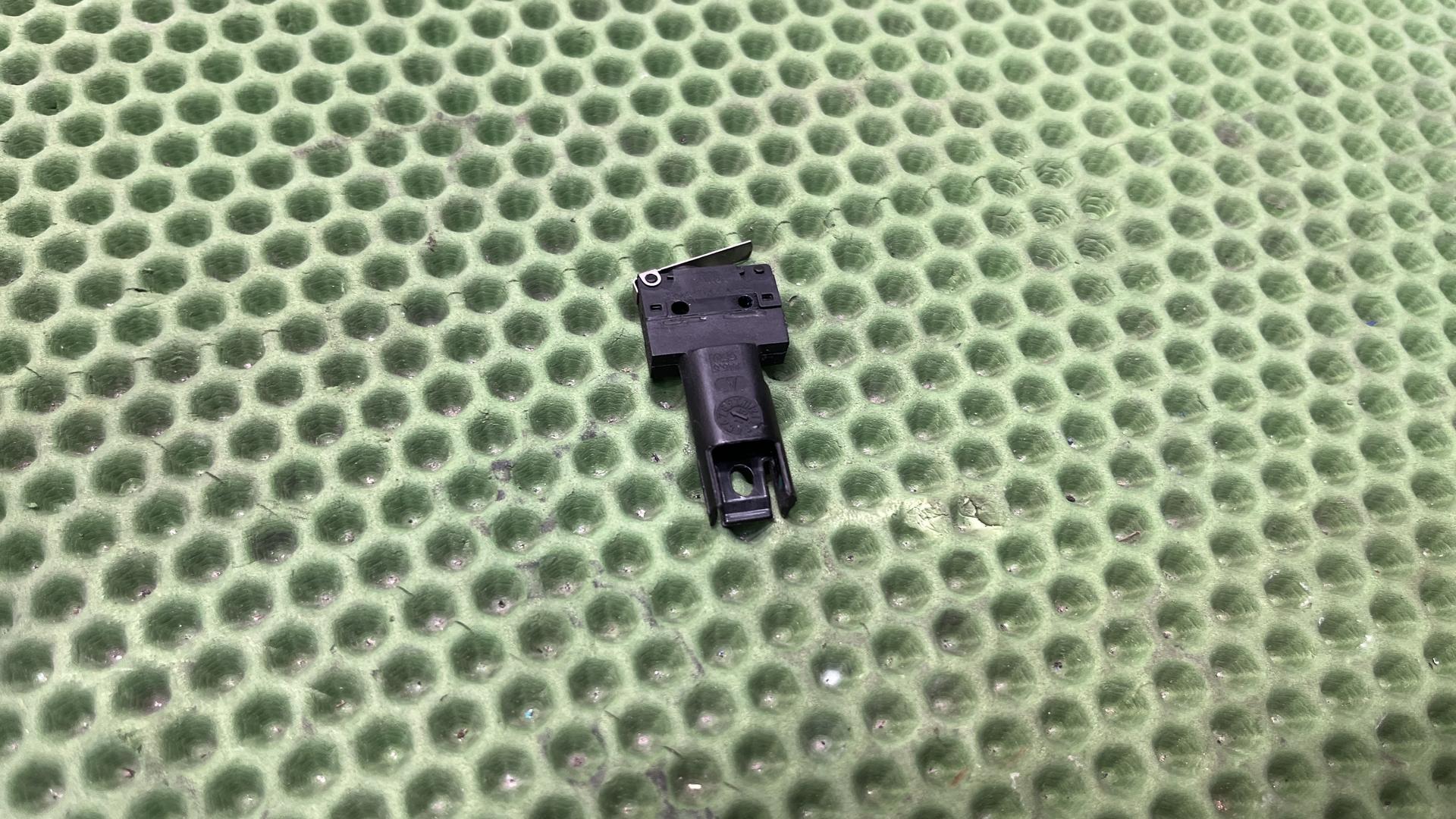 Микровыключатель 61317671111