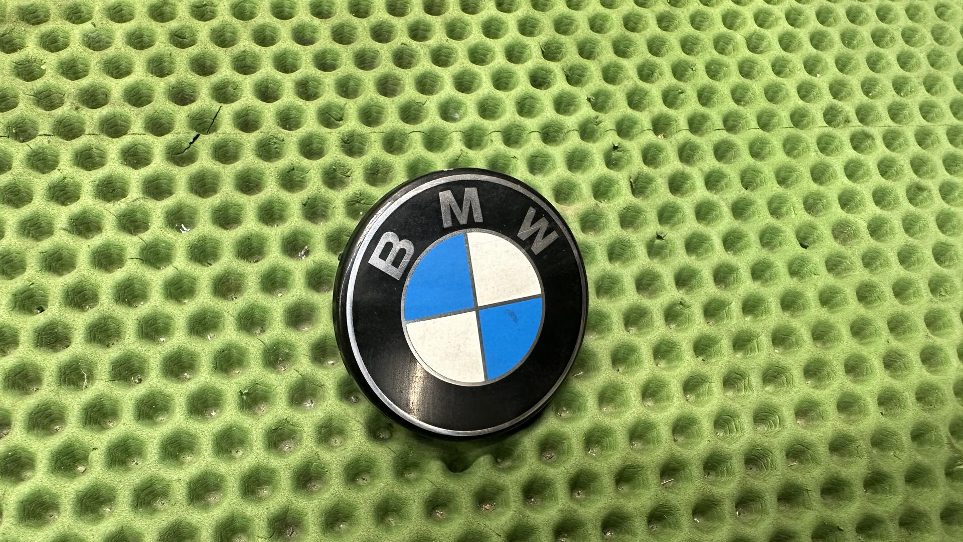 Эмблема в траверсу K1200/1300 R/S K40 K43 32717674675