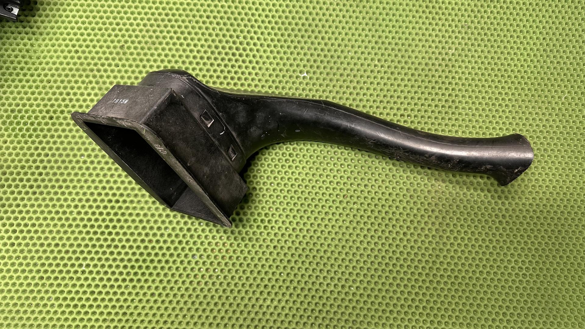 Всасывающий патрубок 13717699060