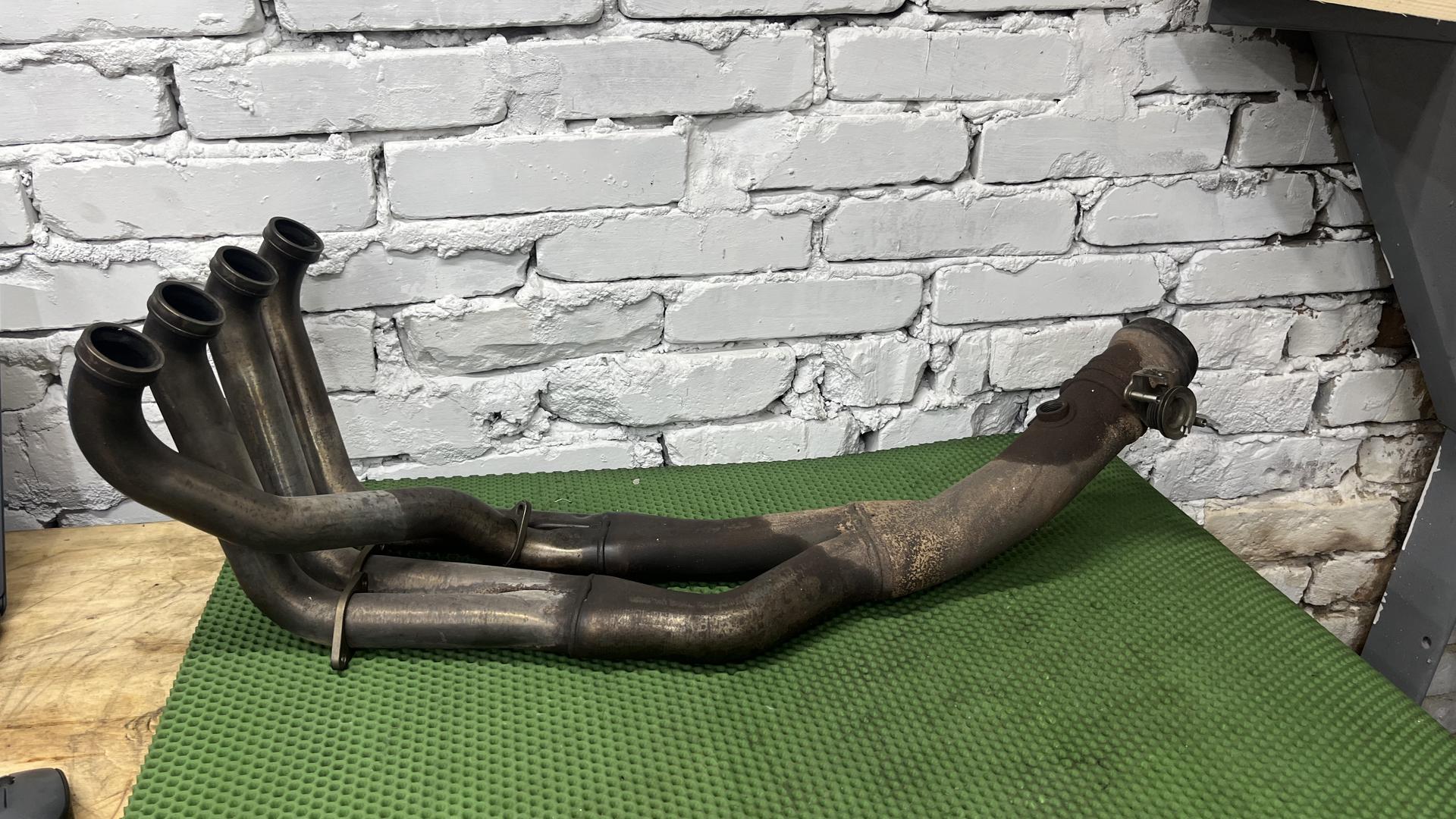 Выпускной коллектор с заслонкой 18117723242