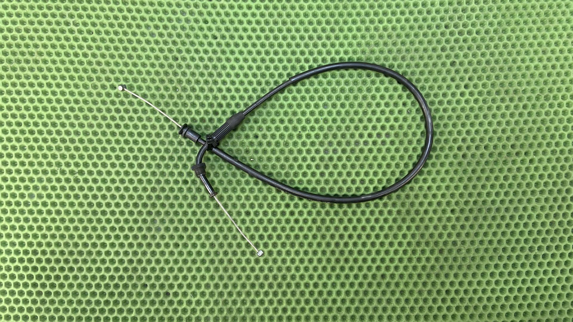 Трос газа S1000RR K46 (09-12) 32737721823