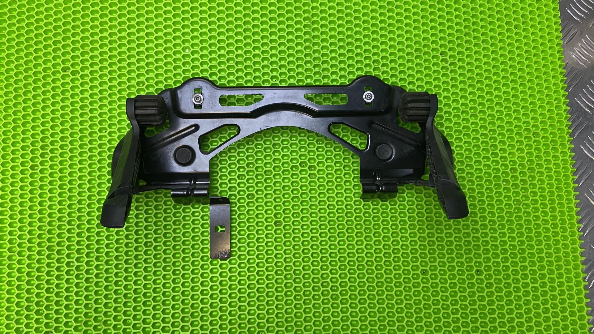 Кронштейн топливного бака Пд 16117677806