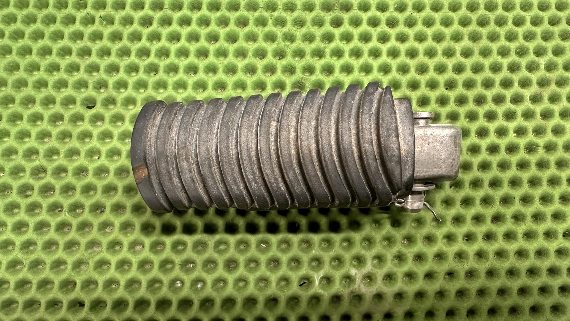 Подножка пассажира левая 46717705653