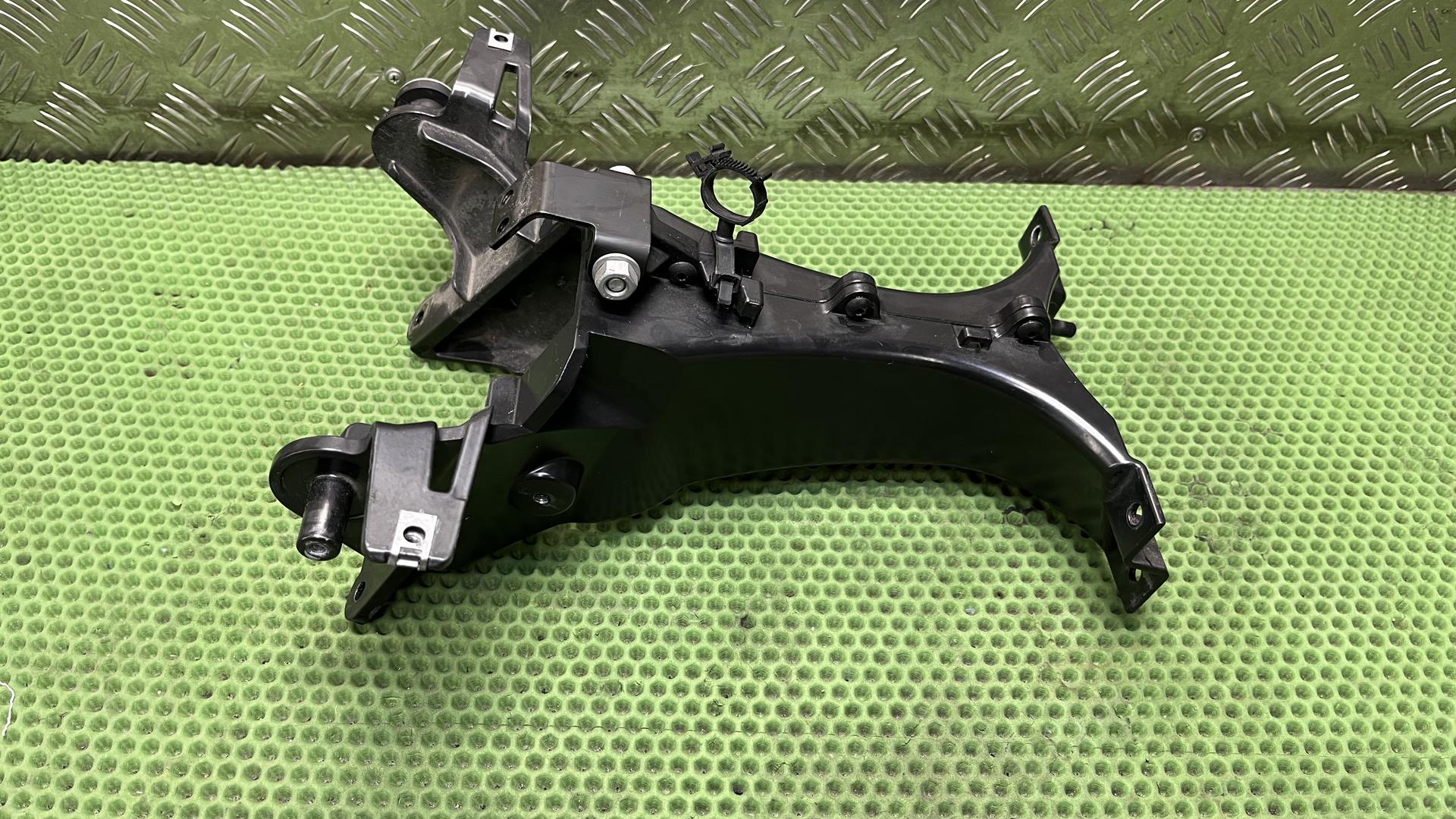 Держатель облицовки 46637672200