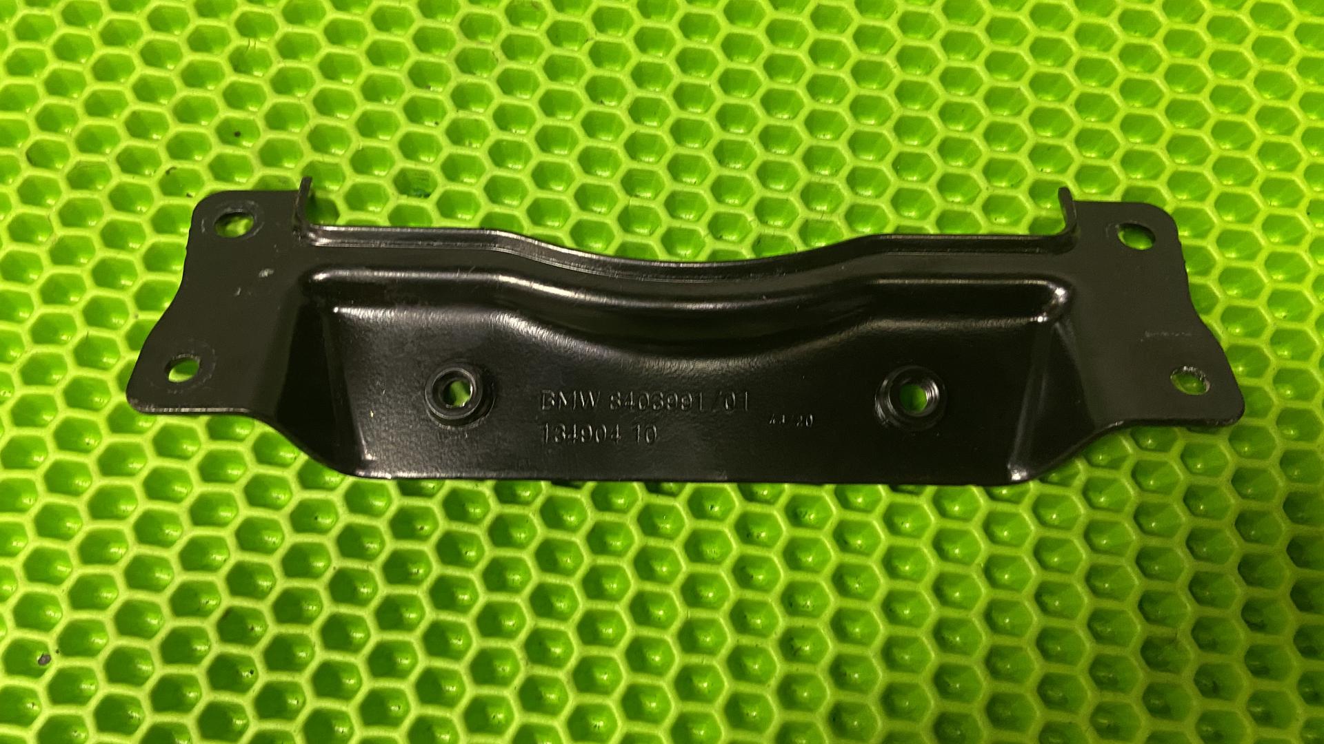 Держатель крепления бака 16118403991