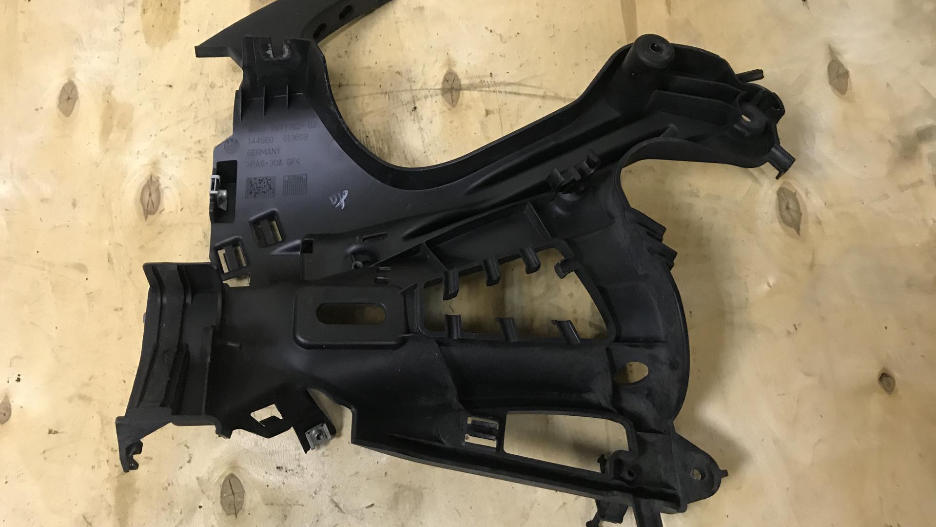 Передний кронштейн П 46637677762