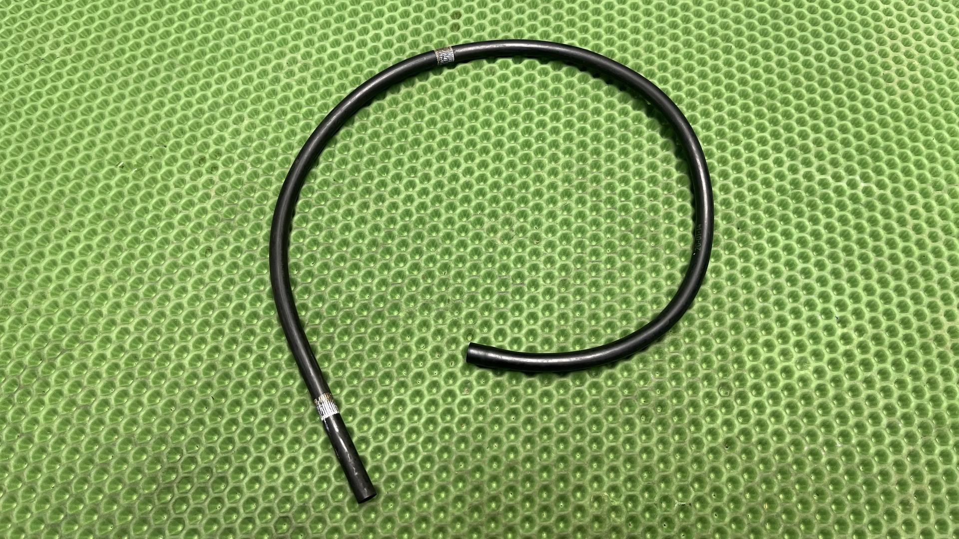 Шланг вентиляции бака 16138534372