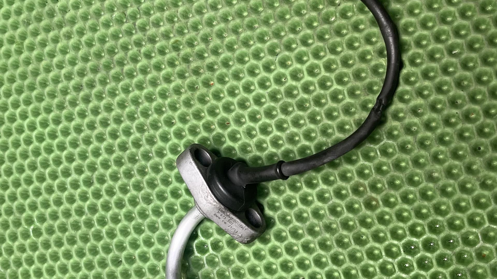 Датчик уровня масла R1200 (сухой) 13627673502