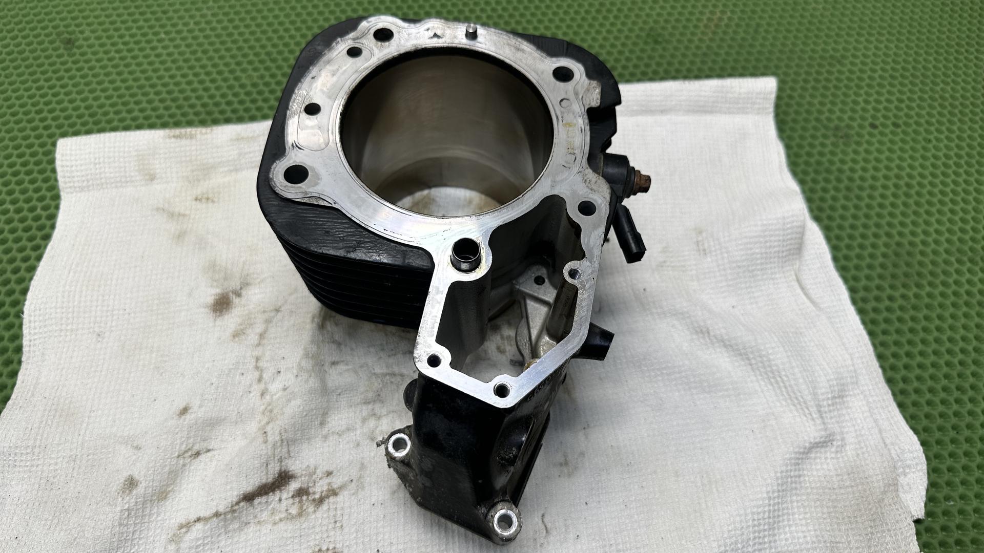 Цилиндр Л Schwarz 11117710477