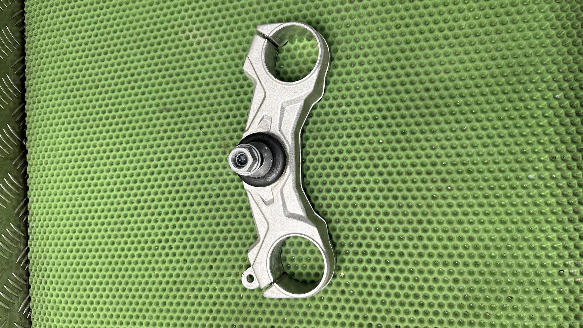 Перемычка вилки Нж с шаровым шарниром 31429443338