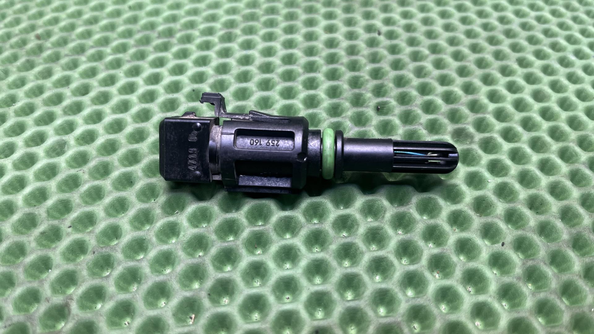 Датчик температуры всасываемого воздуха 13621739510