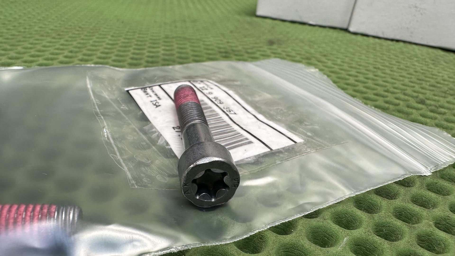 Винт демпфера M8X45 8.8 MK 07129909357