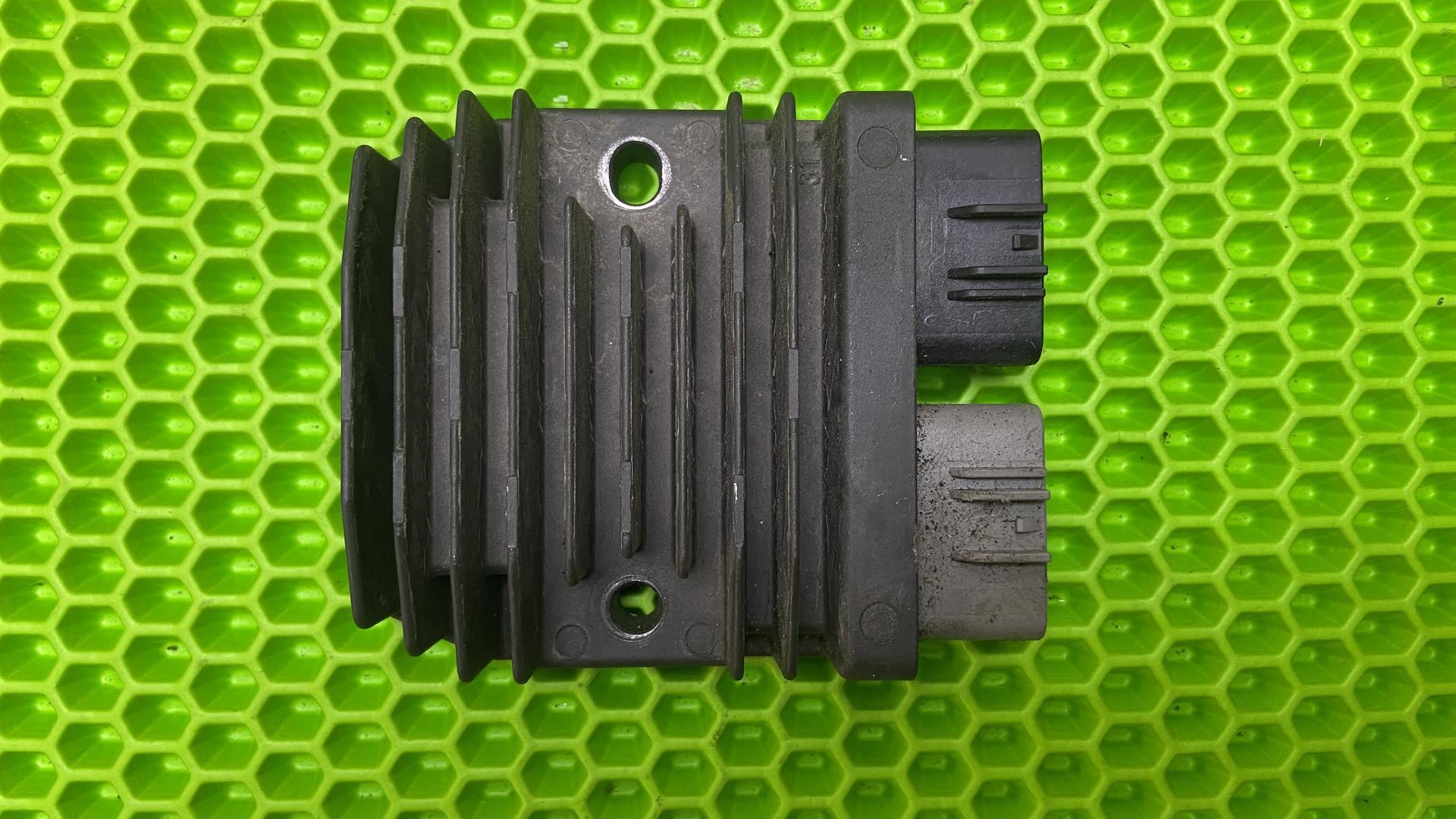 Регулятор напряжения 12319467618