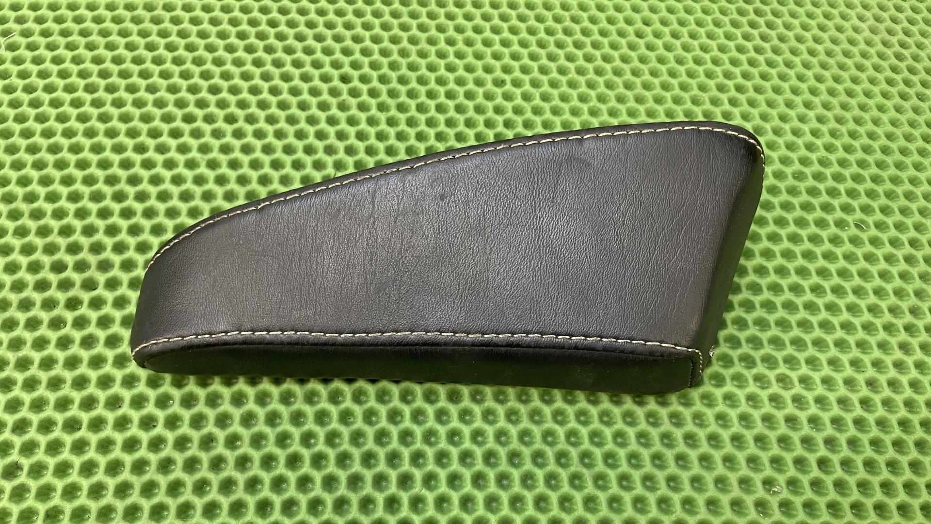 Подлокотник правый K1600GTL 77258529736