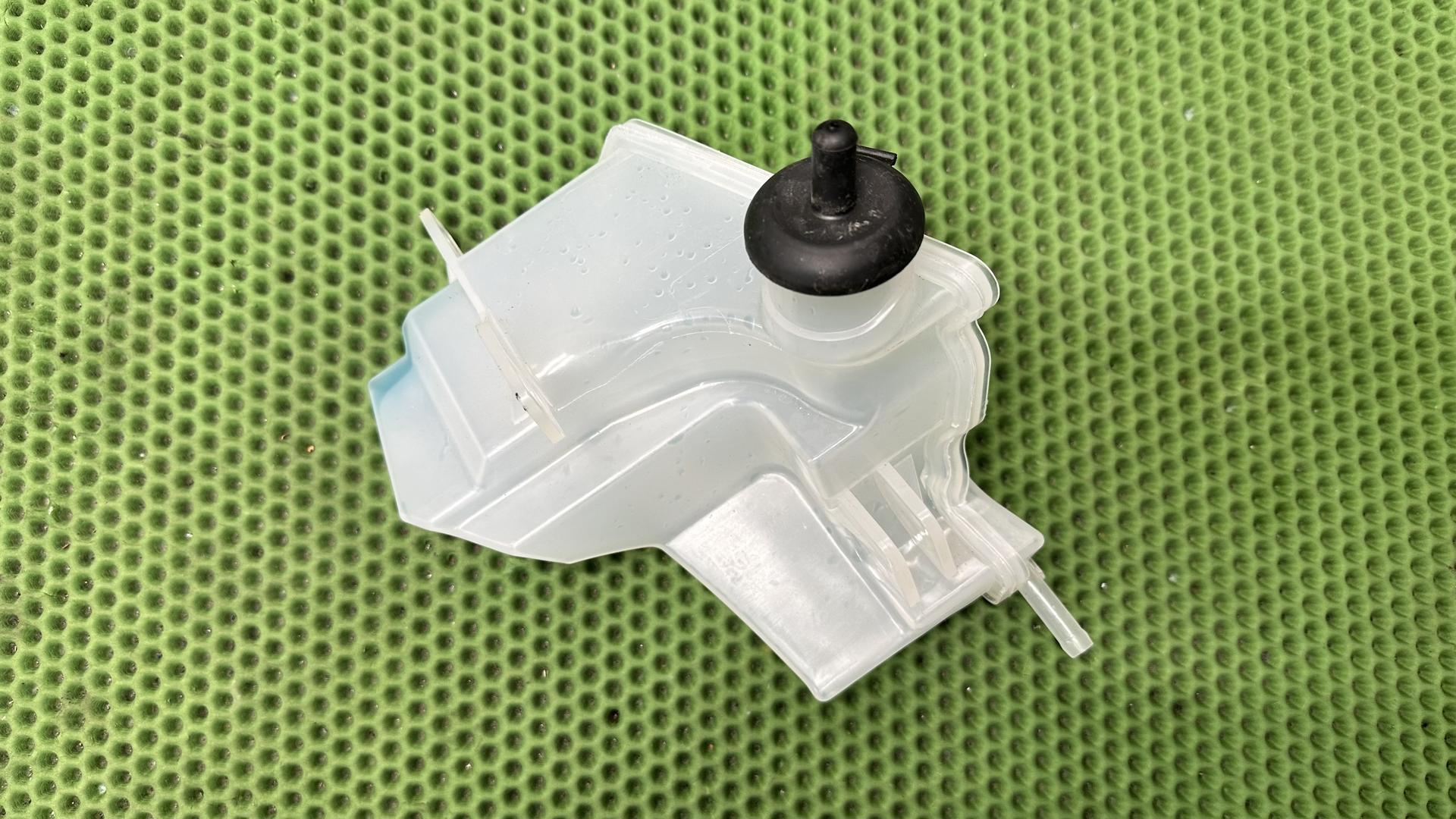 Расширительный бачок 17119467741