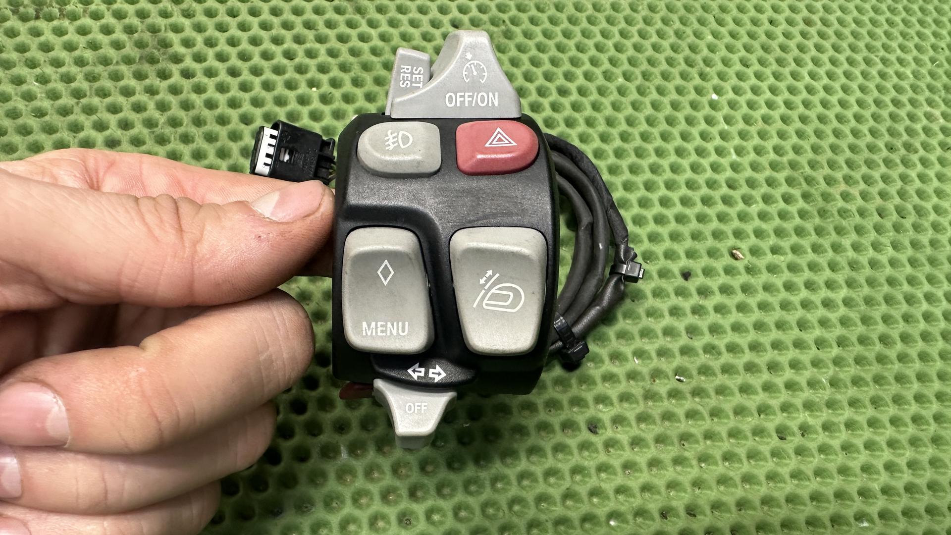 Комбинированный выключатель Л 61318546217