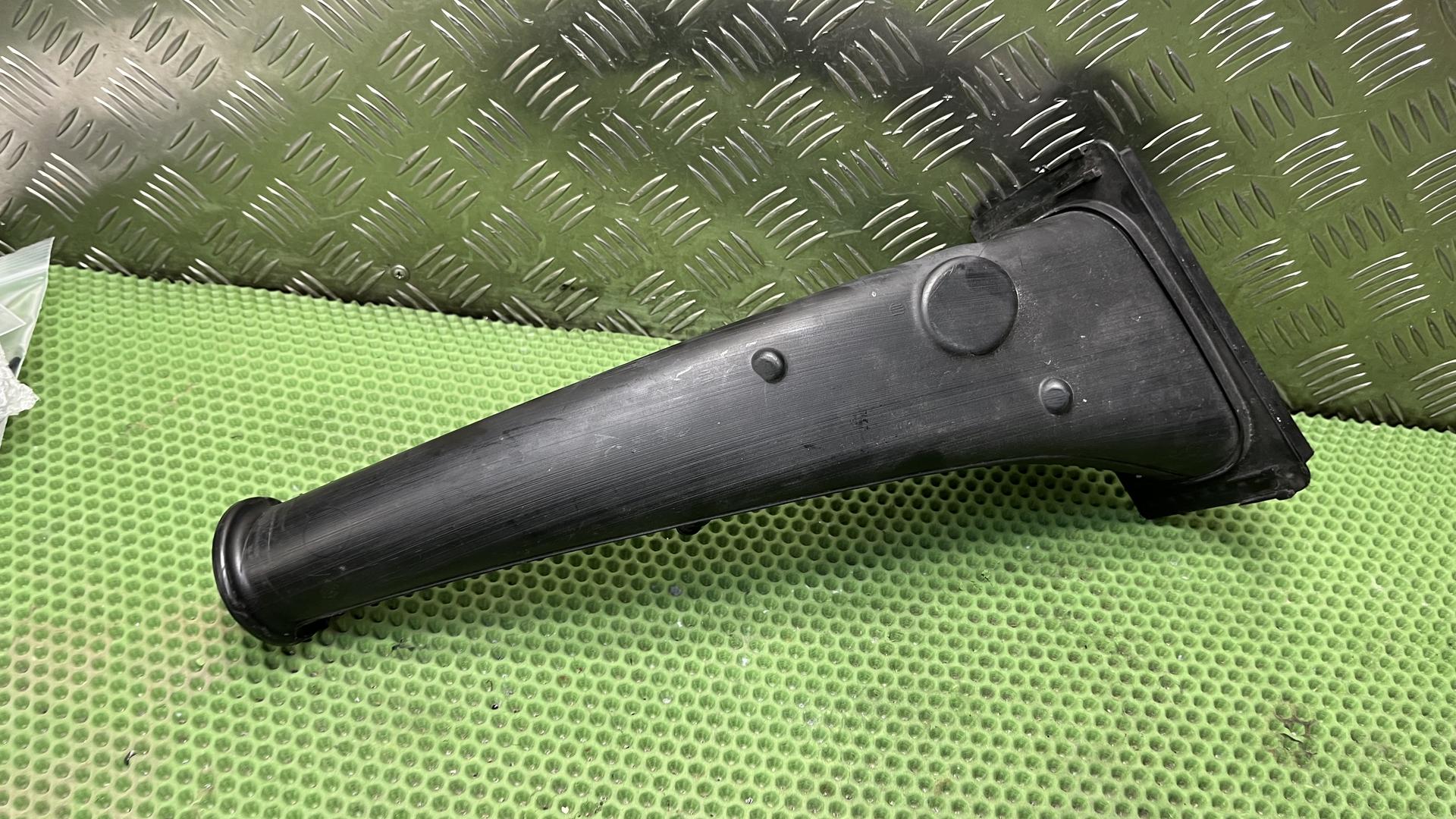 Всасывающий патрубок 13718543956