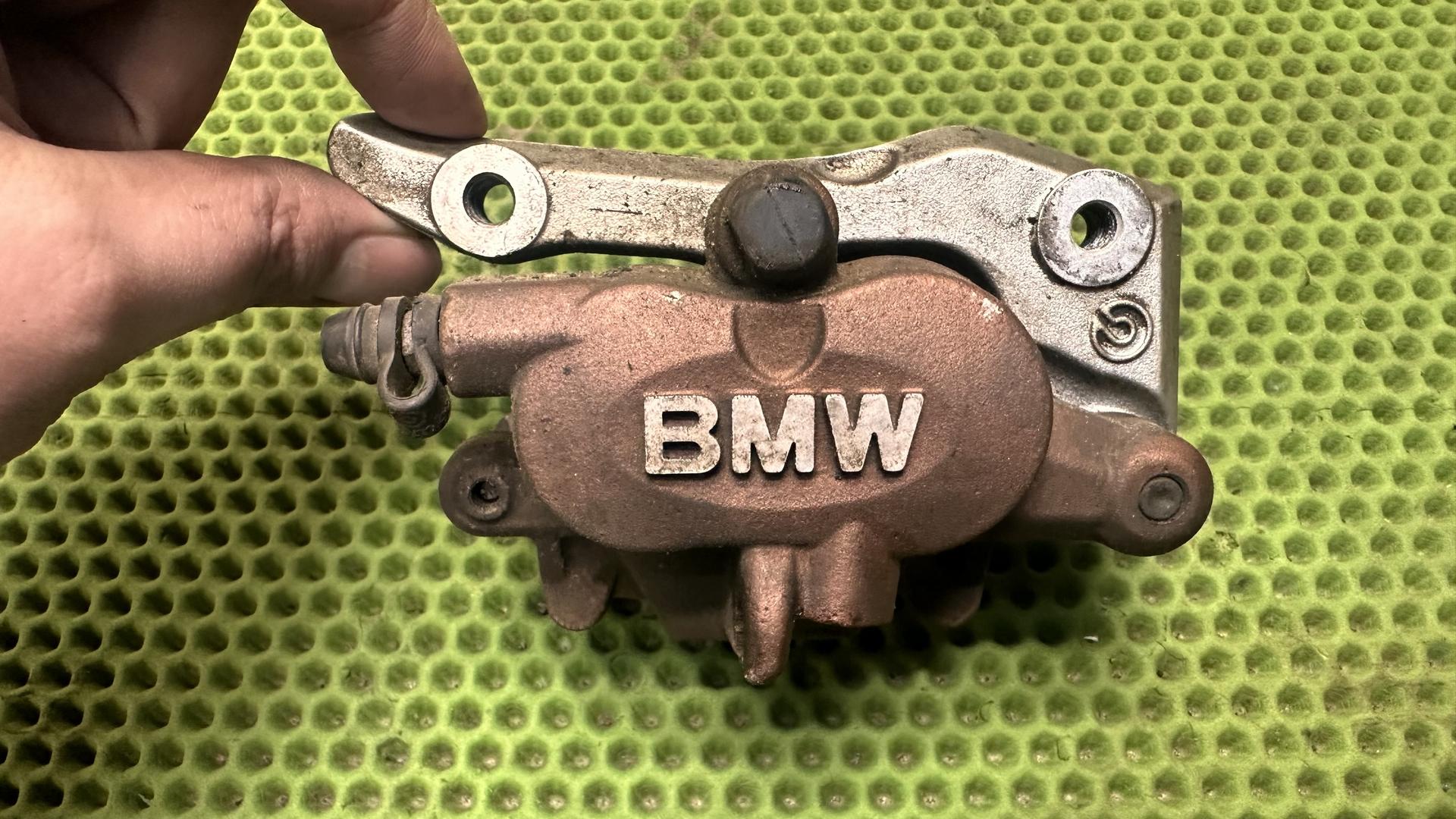 Тормозной суппорт Зд без колодок 34218541370