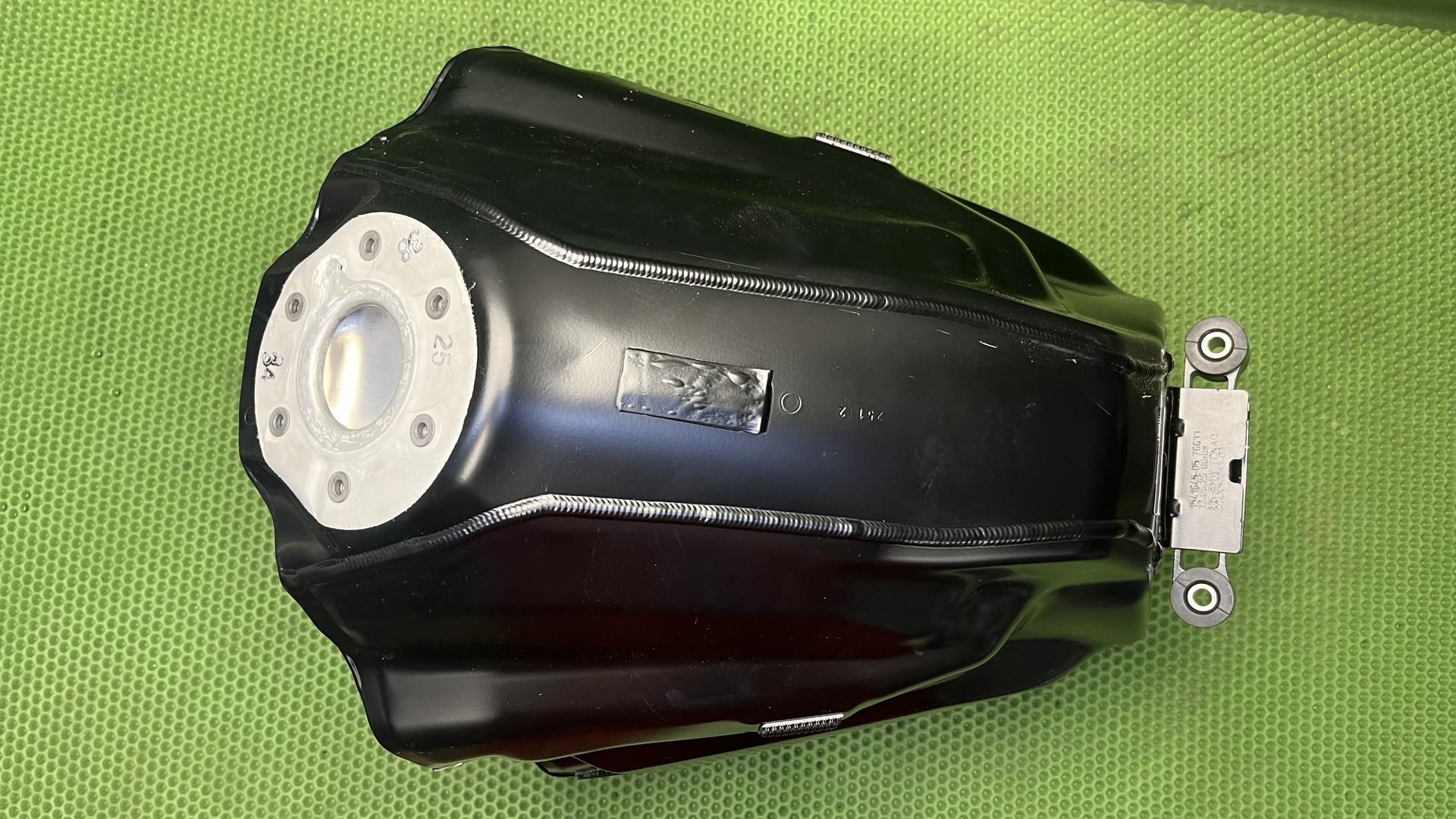 Топливный бак R1300GS KA1 16115b68113