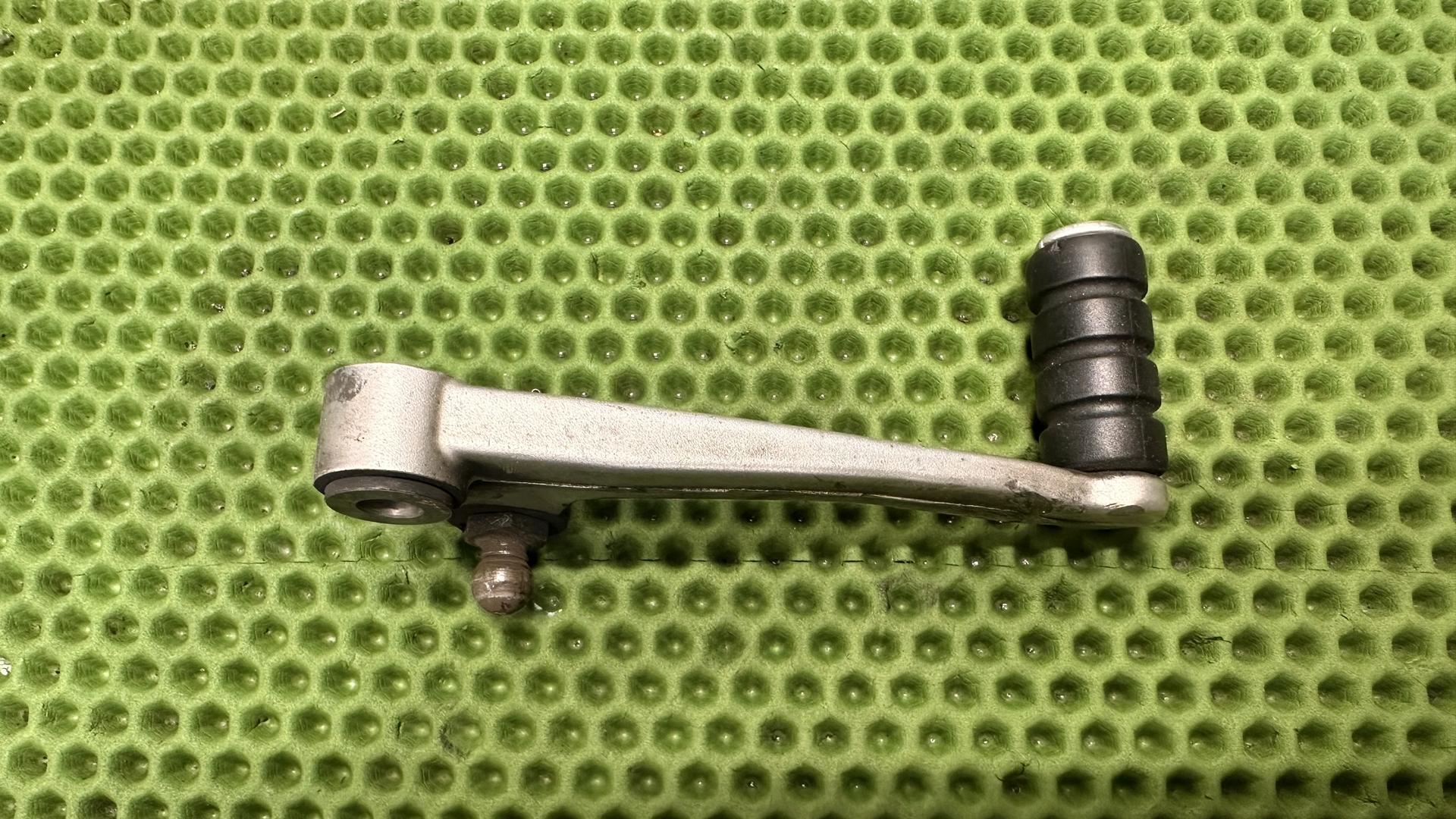 Лапка КПП F800 S/ST/GT/R K71/73 23417688853