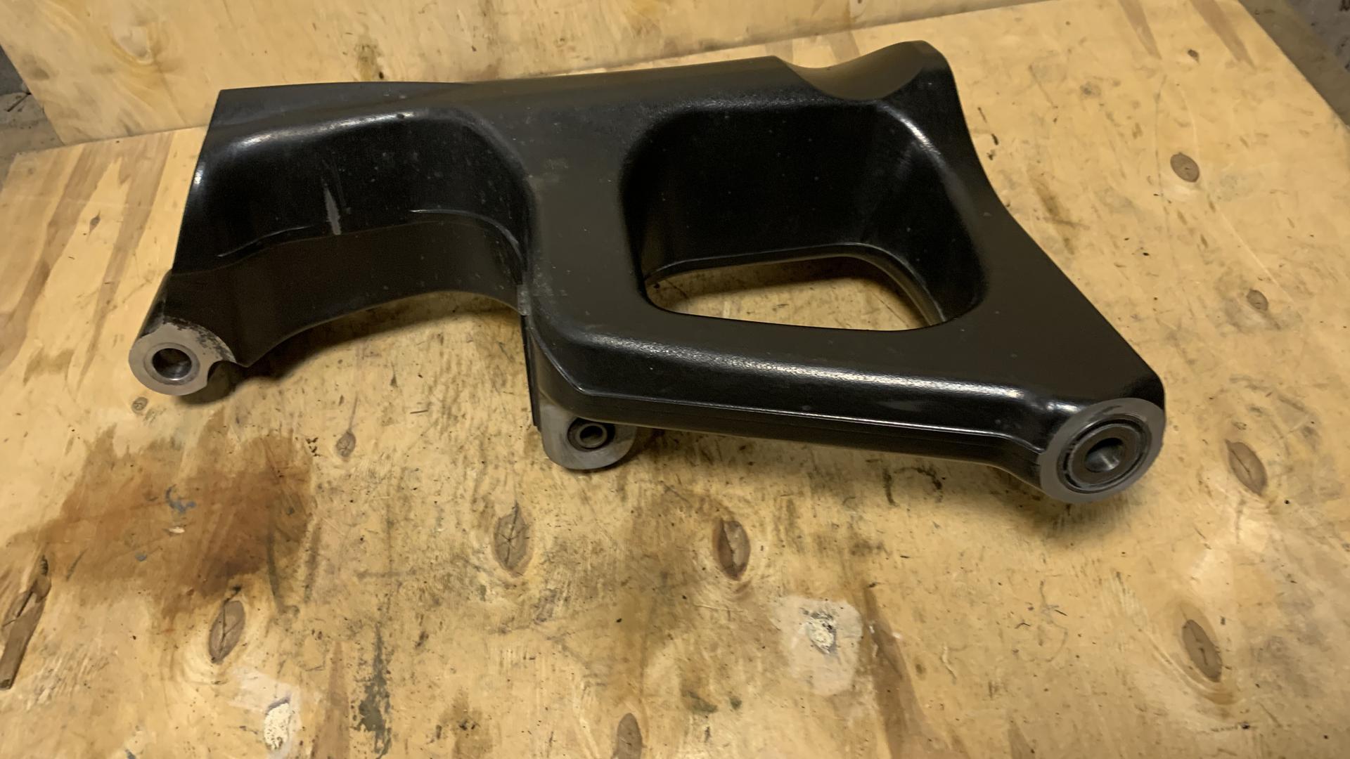 Качающийся рычаг заднего колеса Schwarz 33178528490